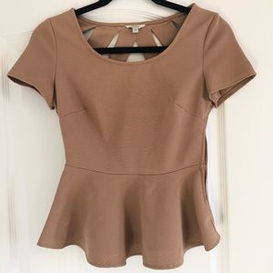 NWOT Guess peplum top